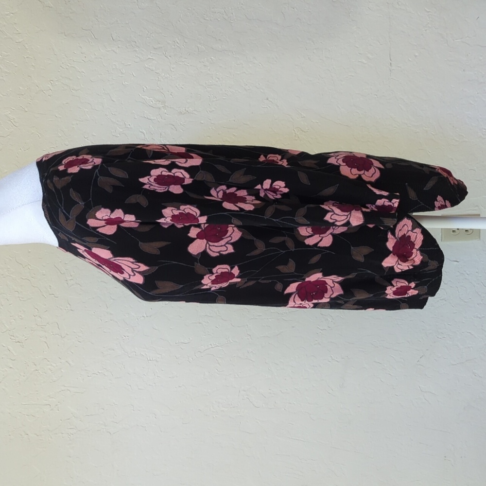 The Limited Black Dark Floral Lightweight Boatneck Tunic Sweater Size Medium - Picture 4 of 7